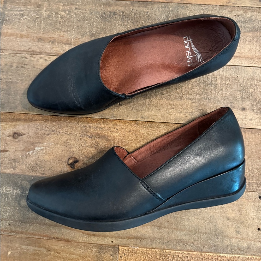 Dansko Shanda Black Waterproof Leather Slip On Wedges 37 - Picture 2 of 5
